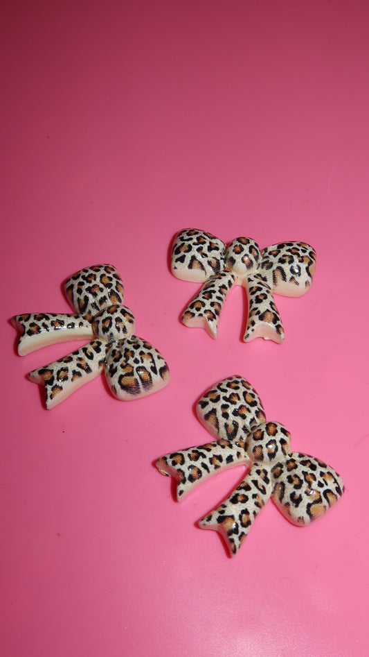 Leo Print Bow